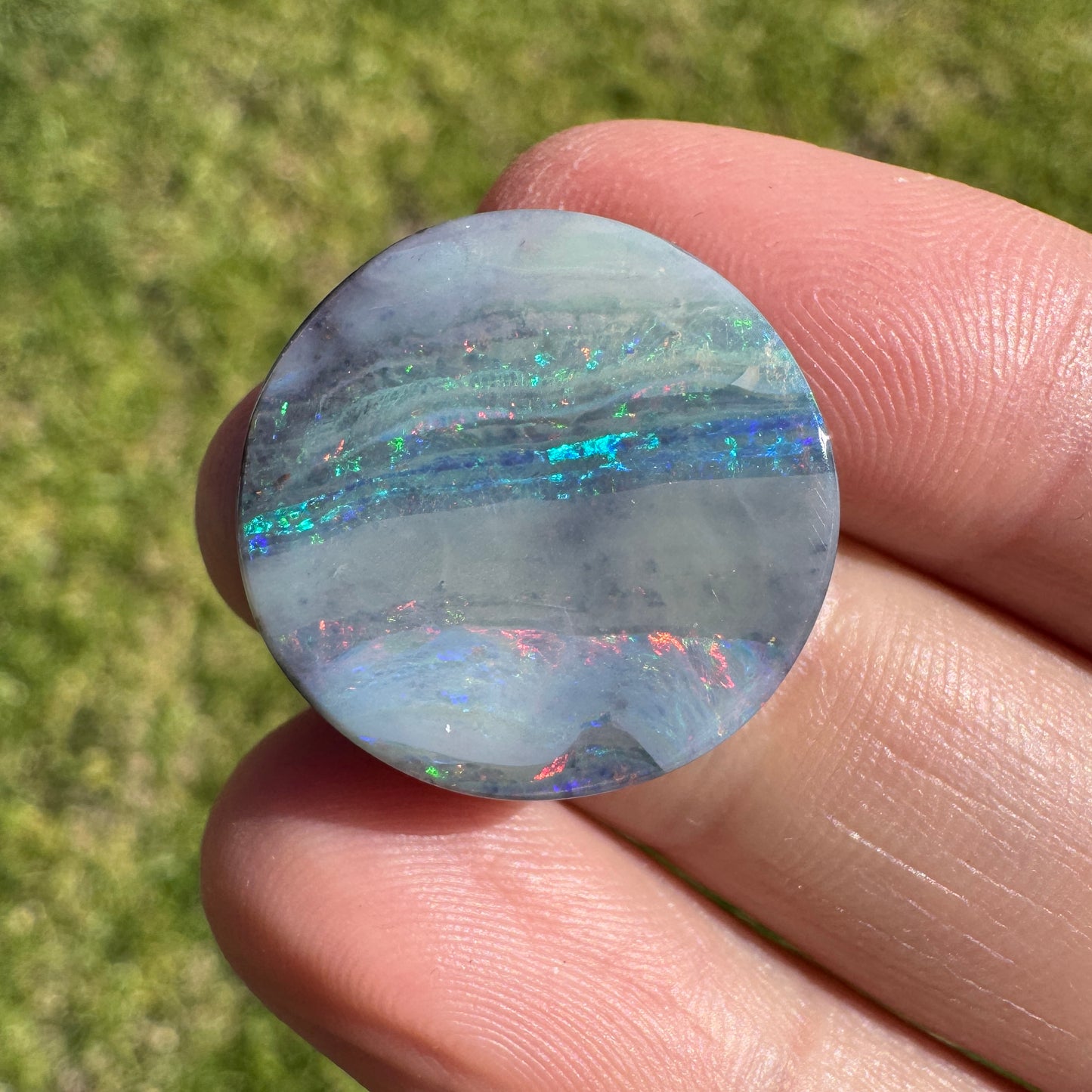 16.42 Ct large circle boulder opal