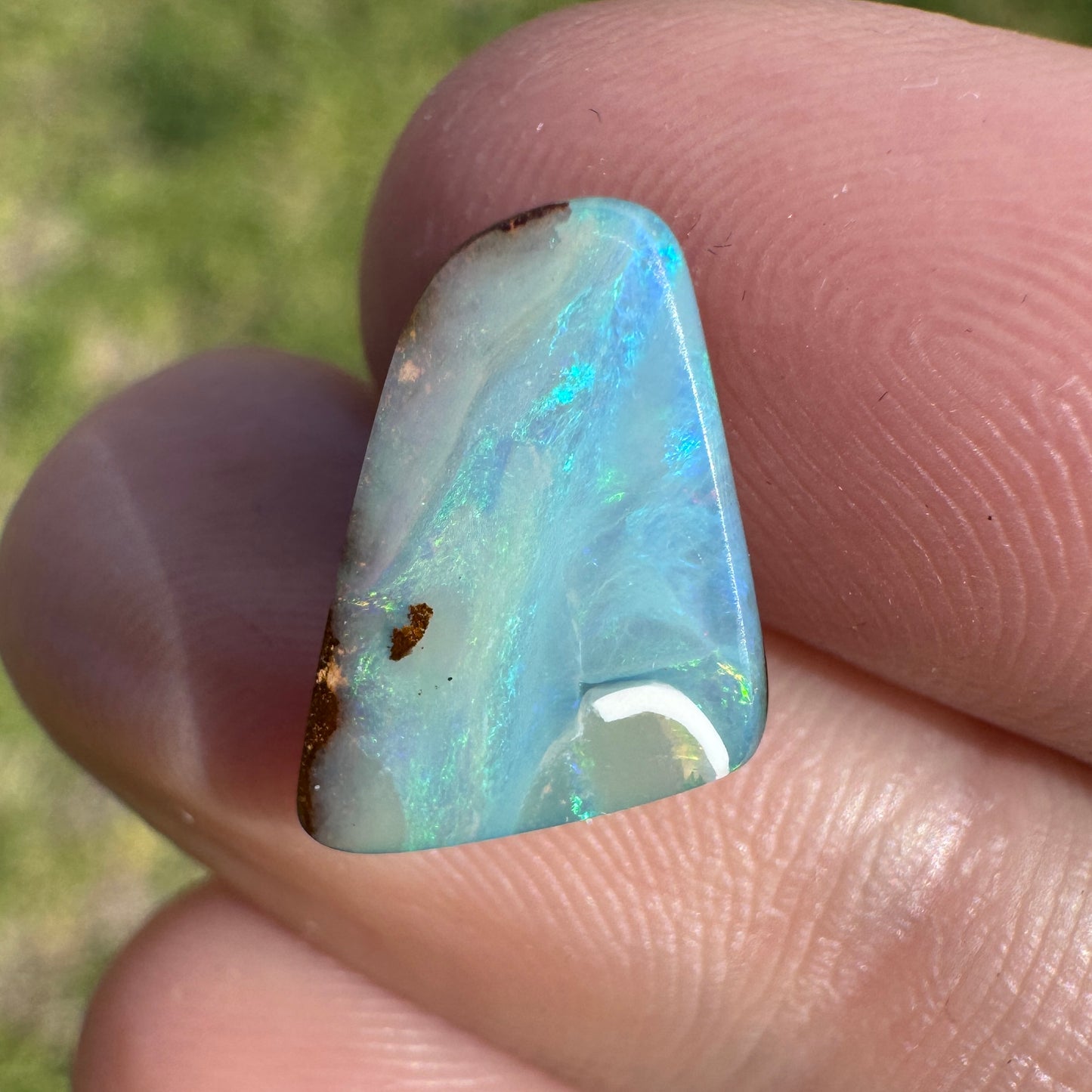 3.17 Ct small boulder opal