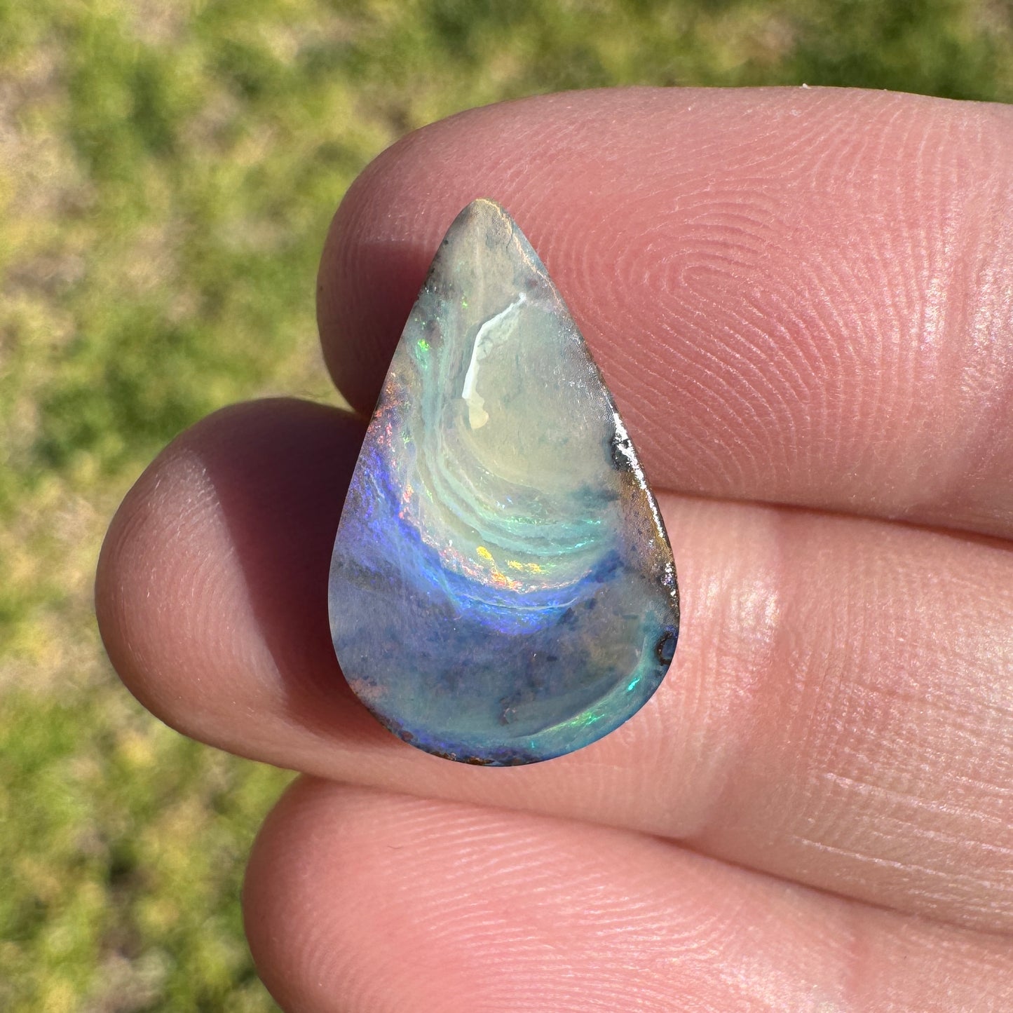 4.44 Ct teardrop boulder opal