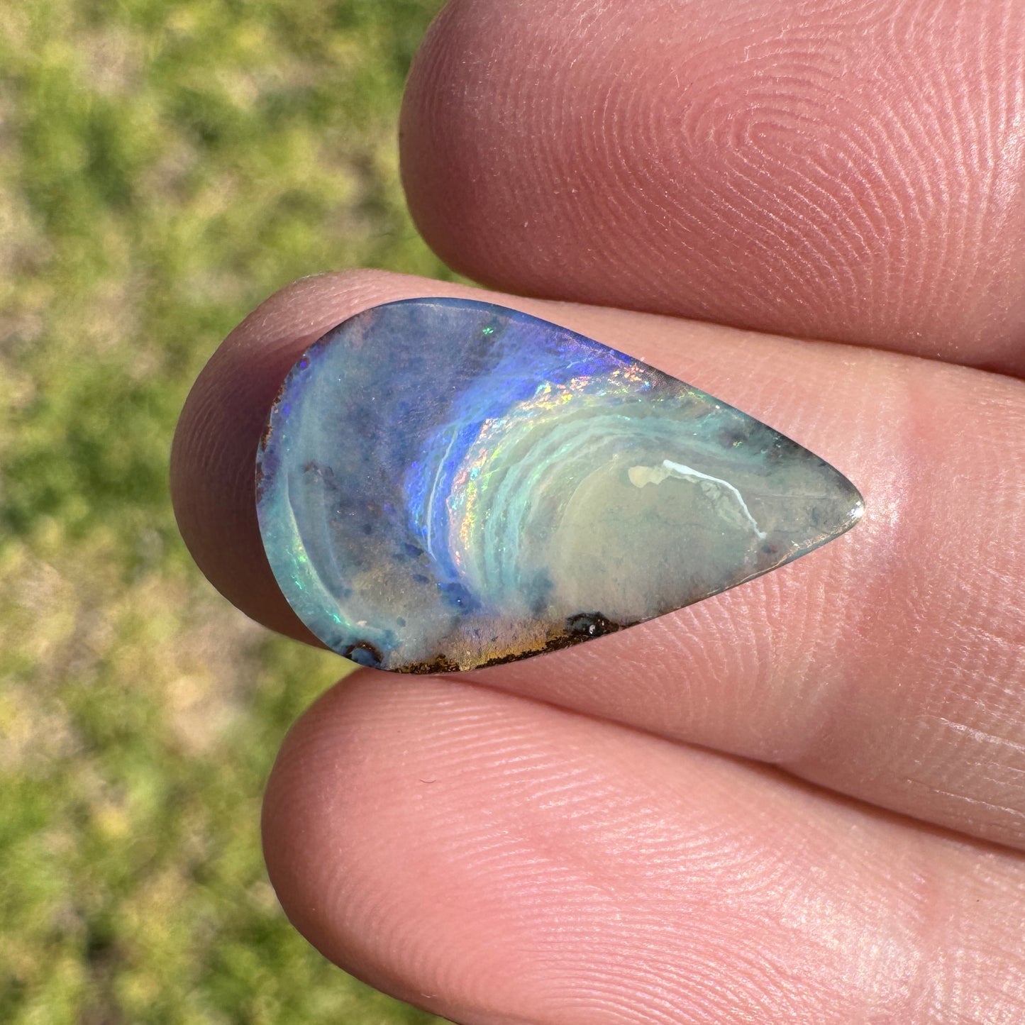 4.44 Ct teardrop boulder opal