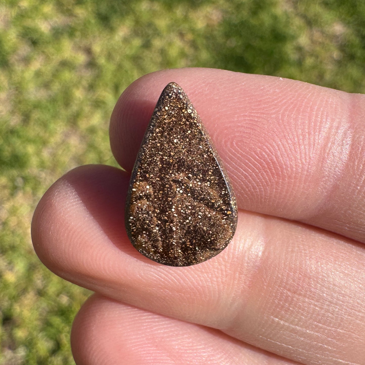 4.44 Ct teardrop boulder opal