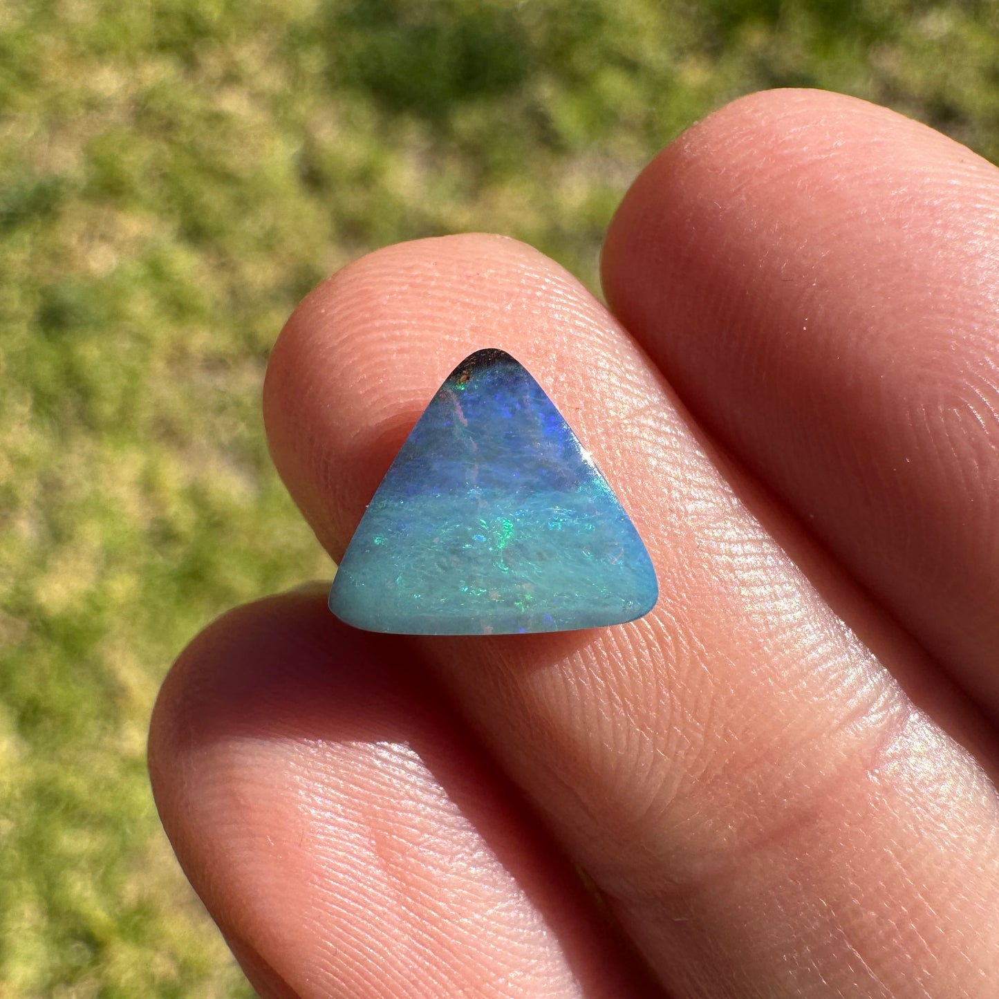 1.55 Ct smal boulder opal