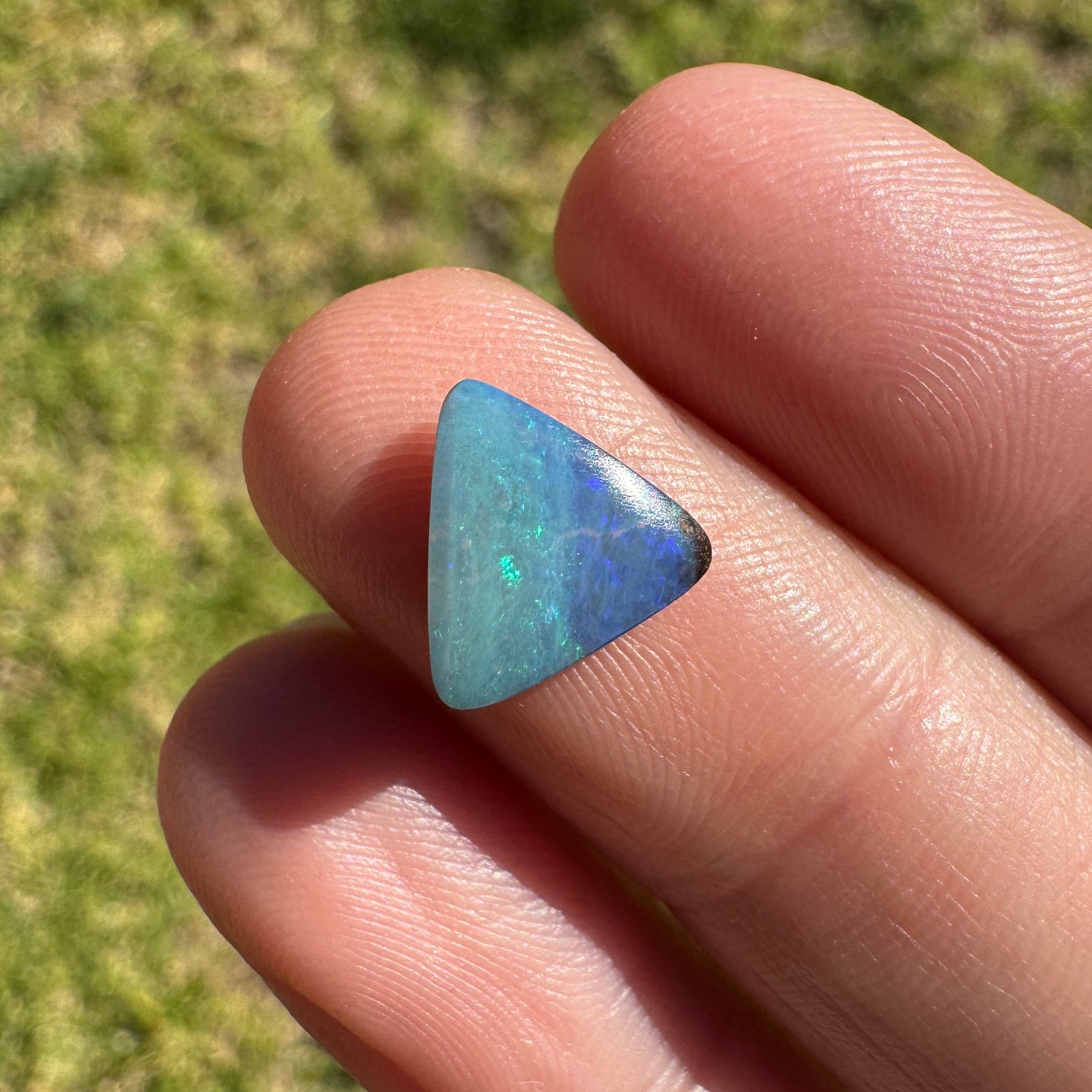 1.55 Ct smal boulder opal