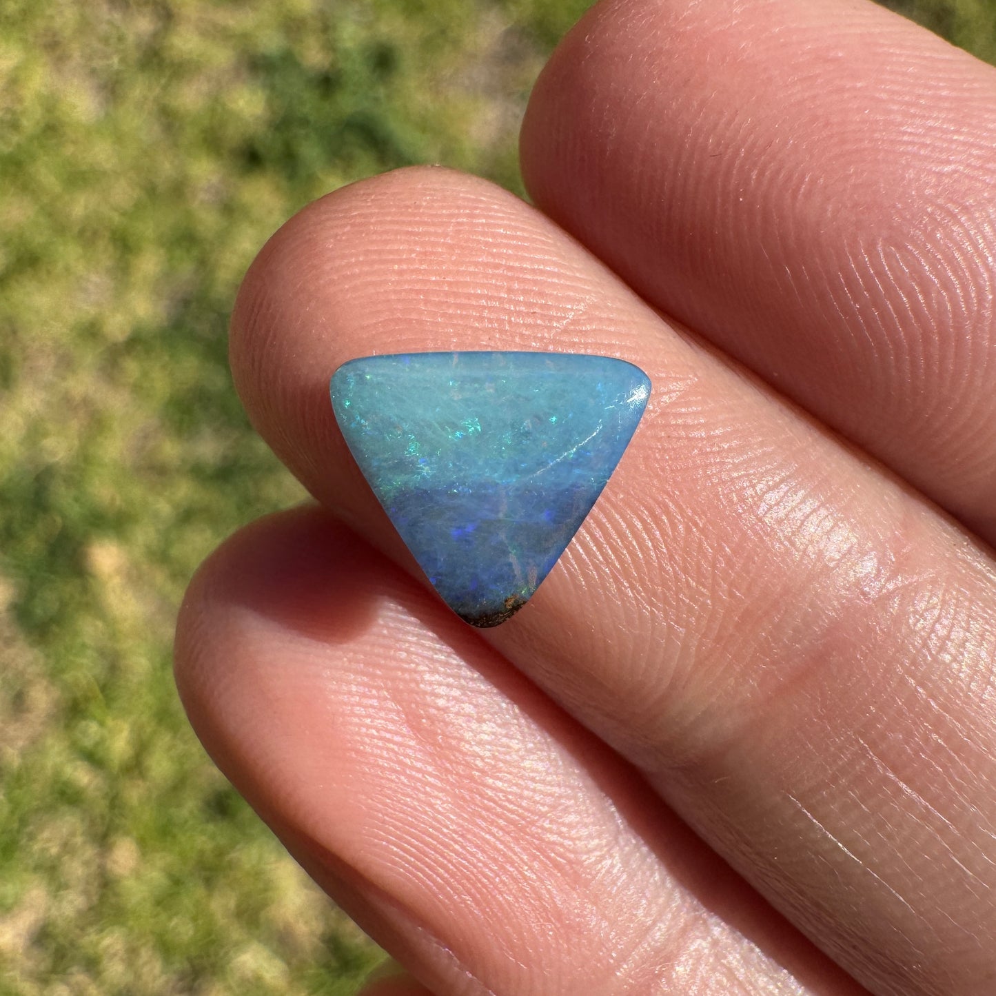1.55 Ct smal boulder opal