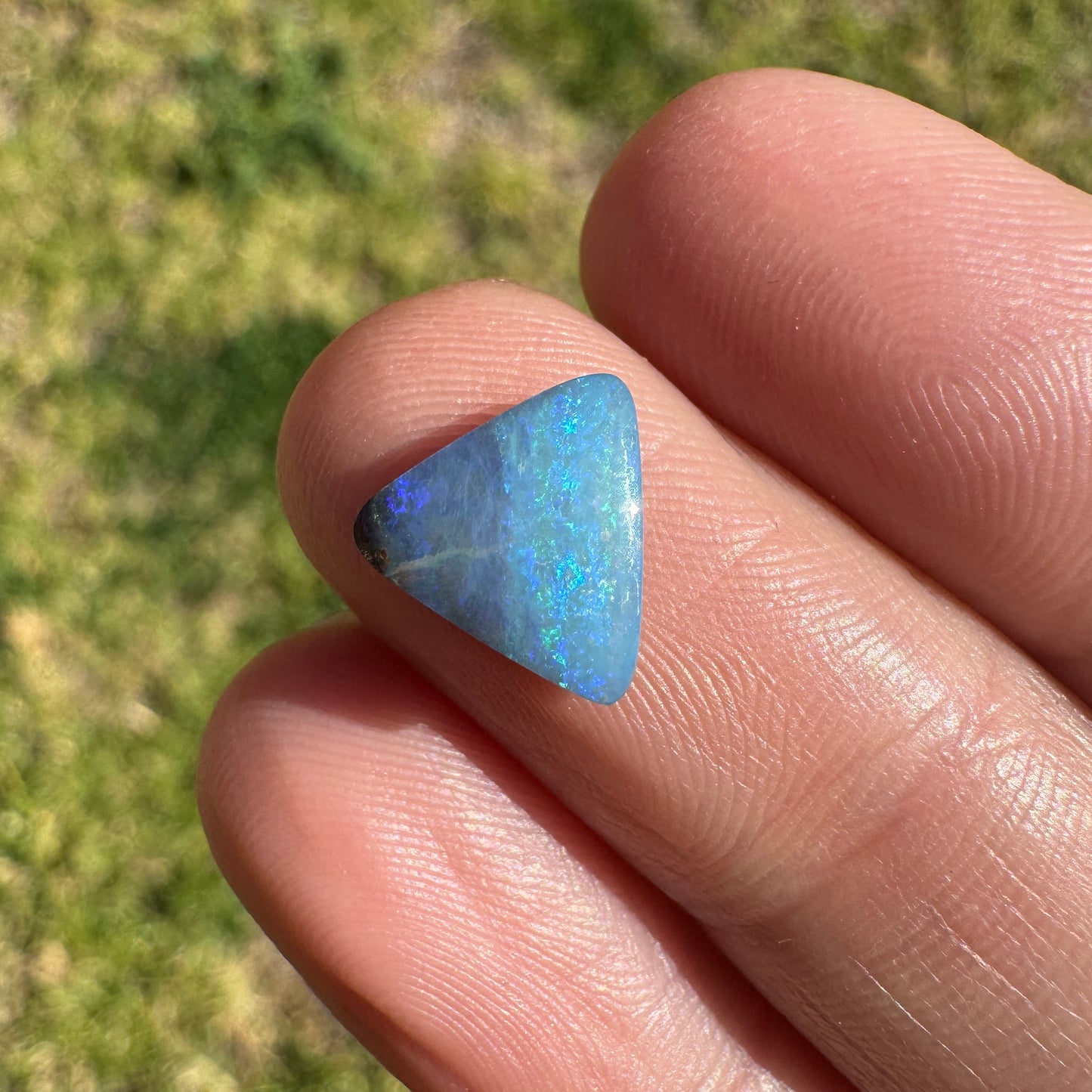 1.55 Ct smal boulder opal