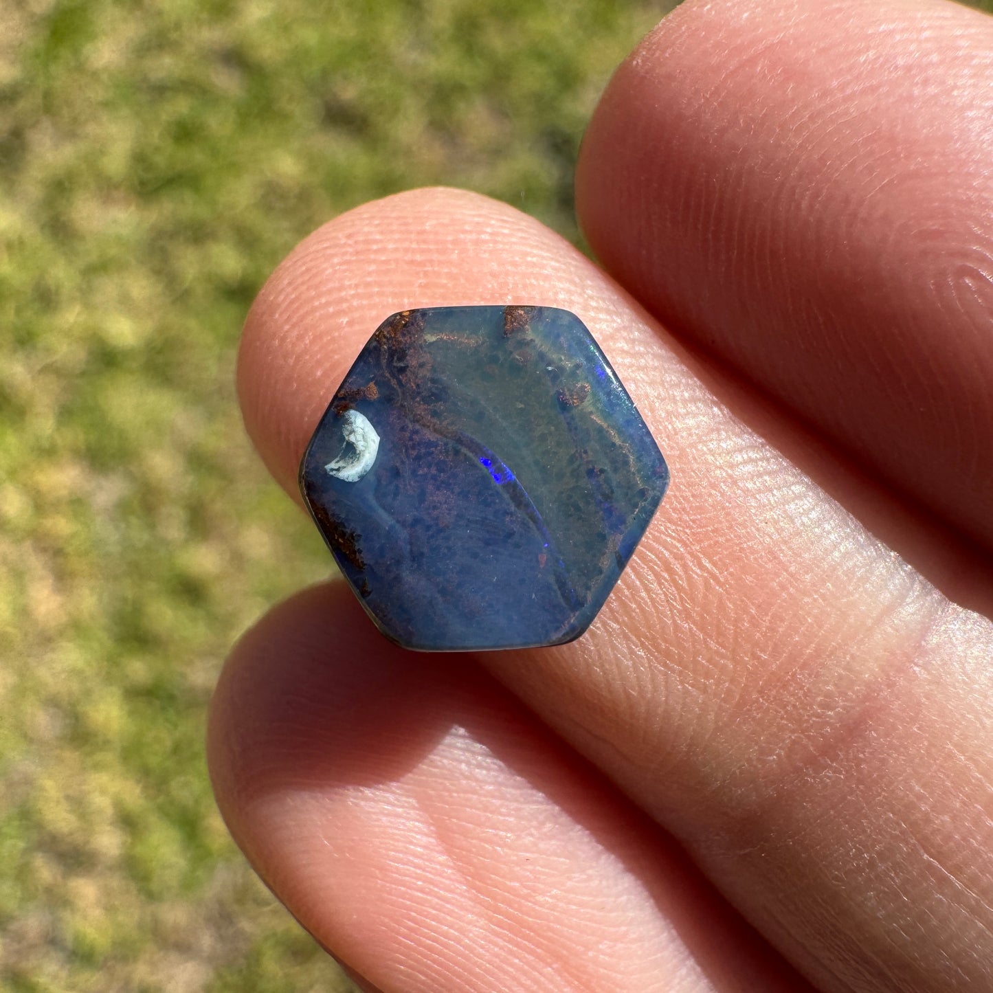 2.93 Ct small boulder opal