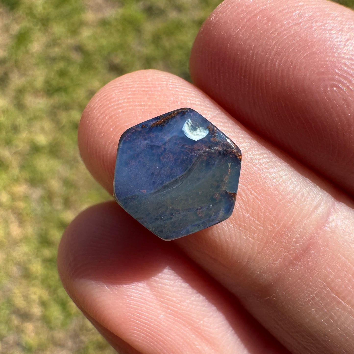 2.93 Ct small boulder opal