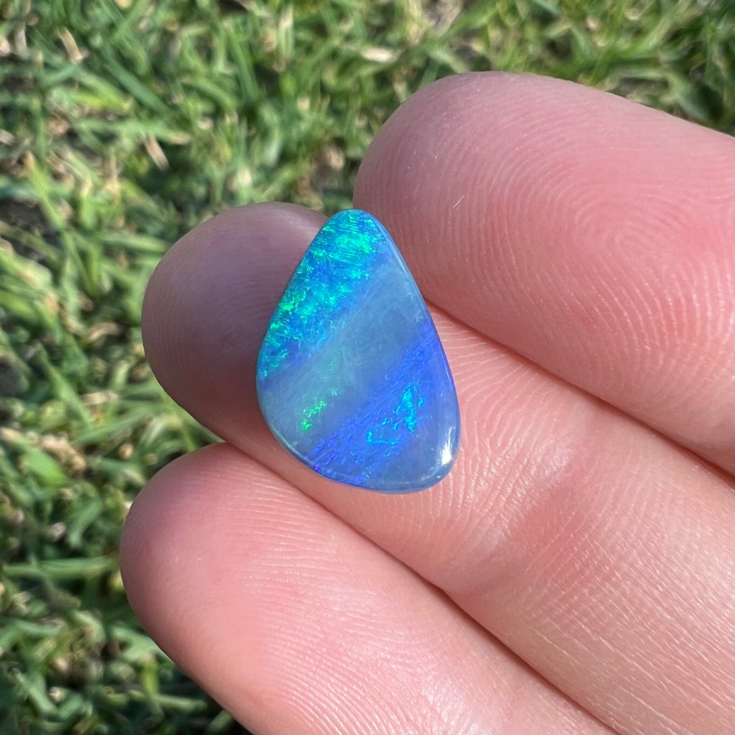 3.87 Ct green-blue boulder opal