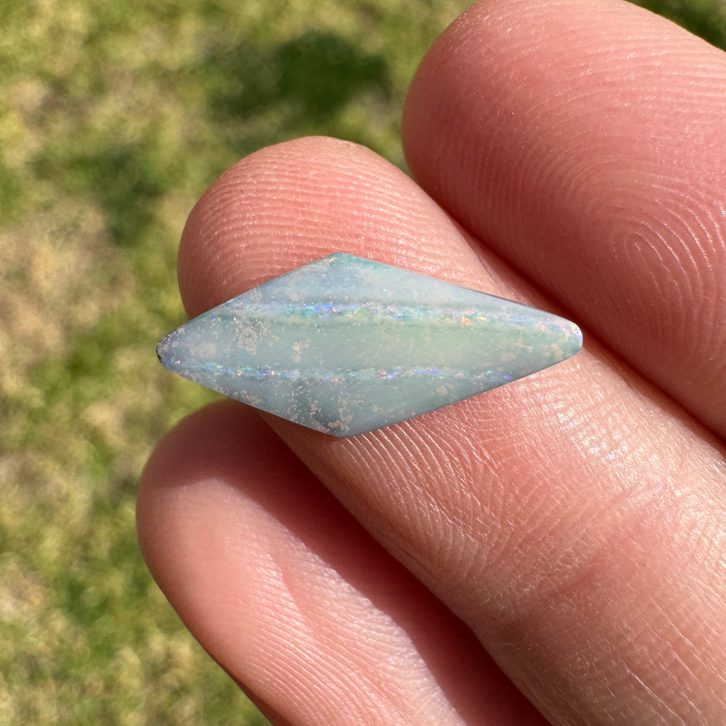 1.83 Ct kite boulder opal