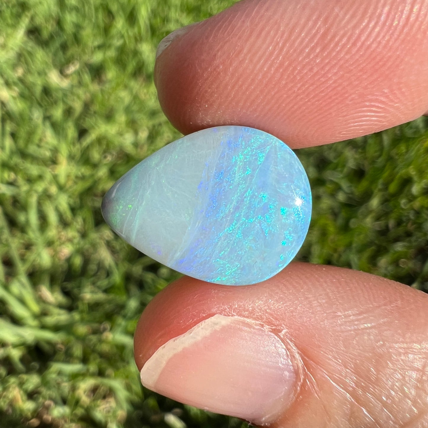 7.16 Ct teardrop boulder opal