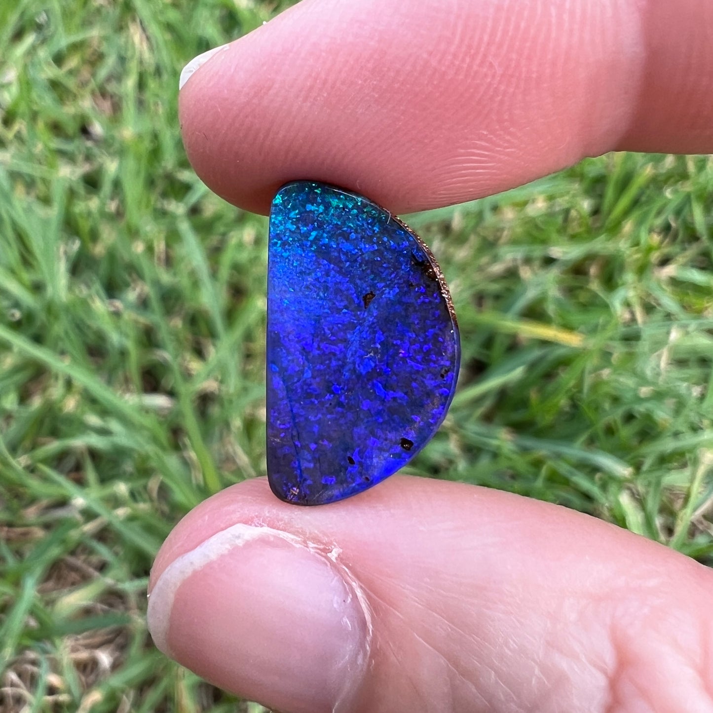 5.55 Ct purple boulder opal