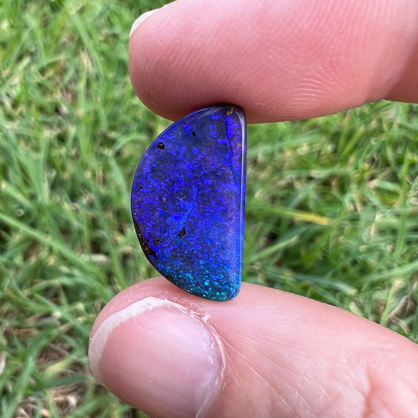 5.55 Ct purple boulder opal