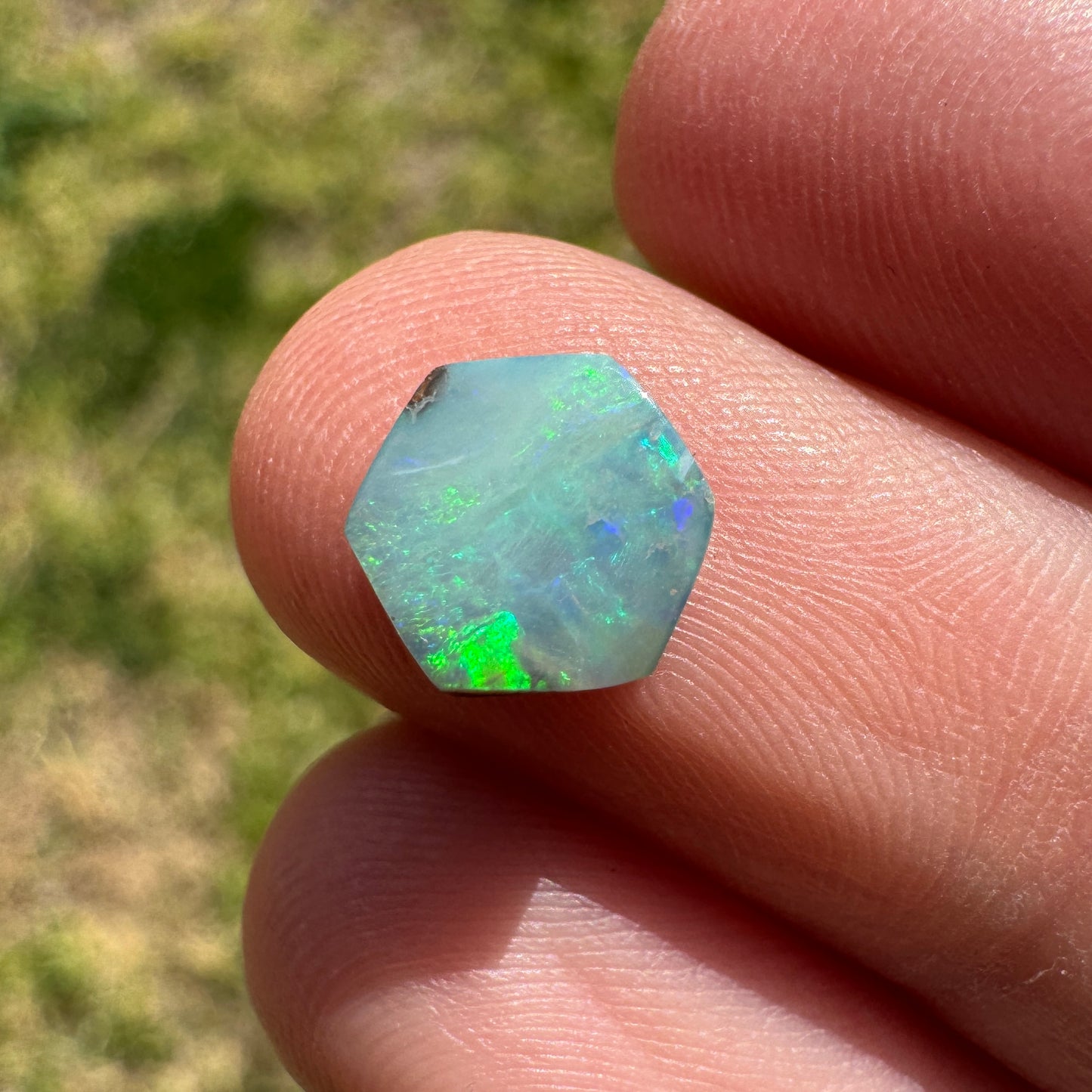 1.52 Ct small boulder opal