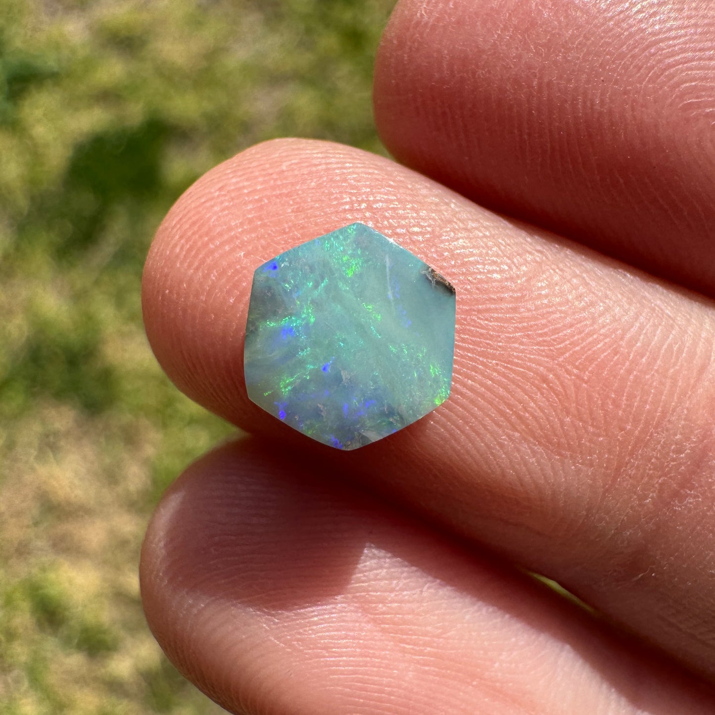 1.52 Ct small boulder opal