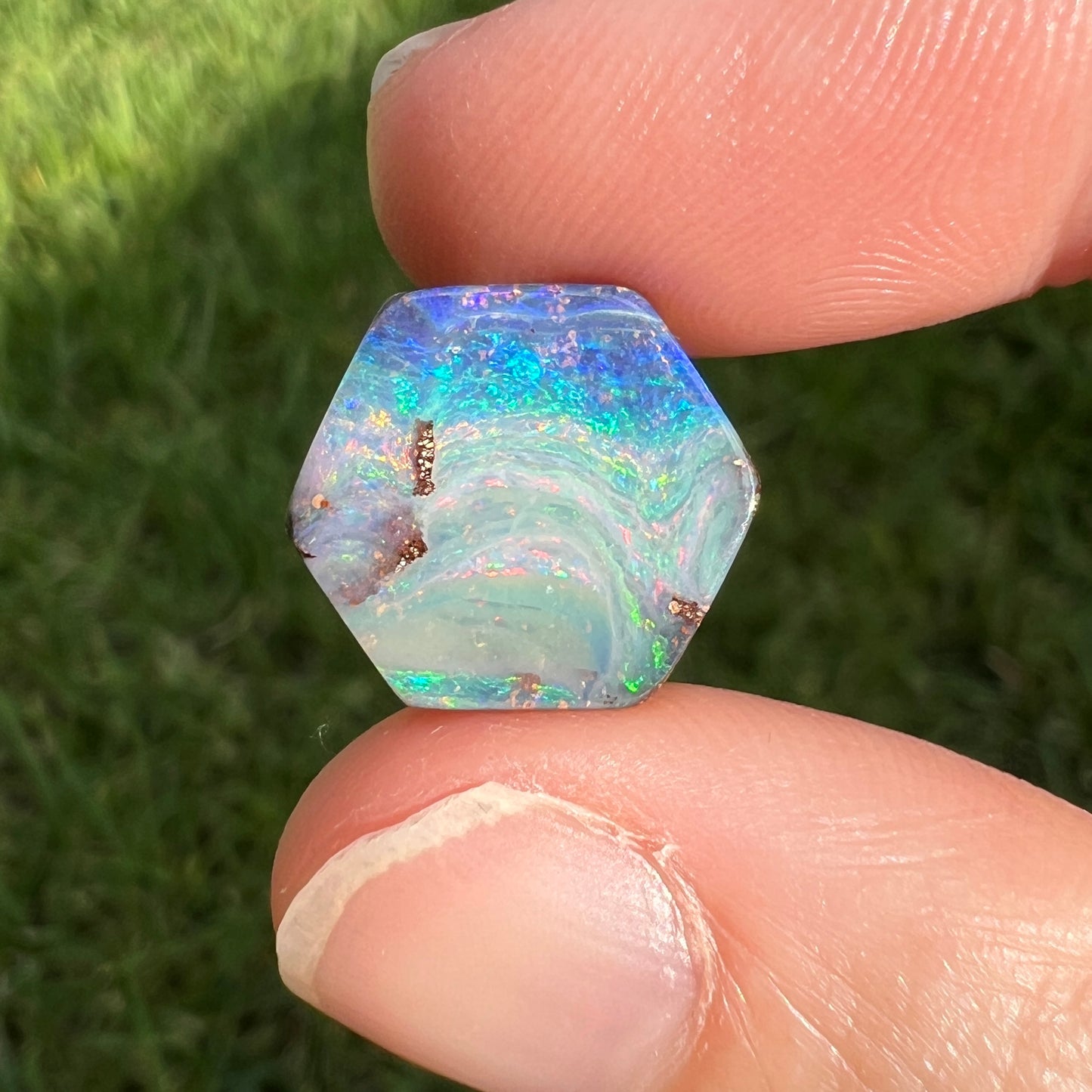 5.73 Ct hexagon boulder opal