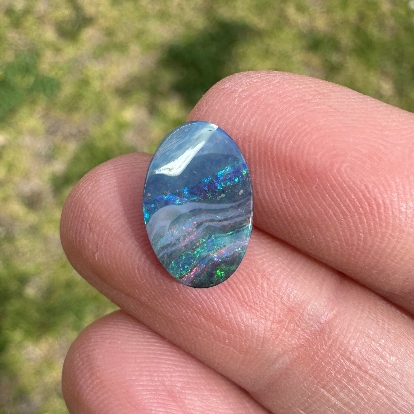 2.73 Ct oval boulder opal