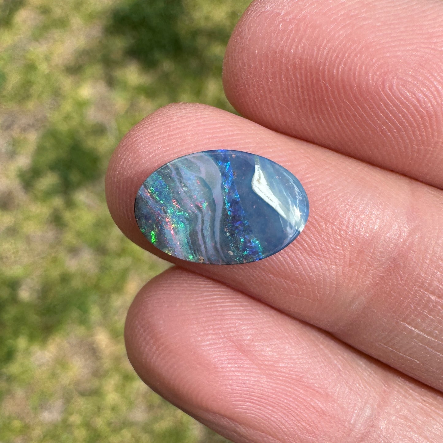 2.73 Ct oval boulder opal