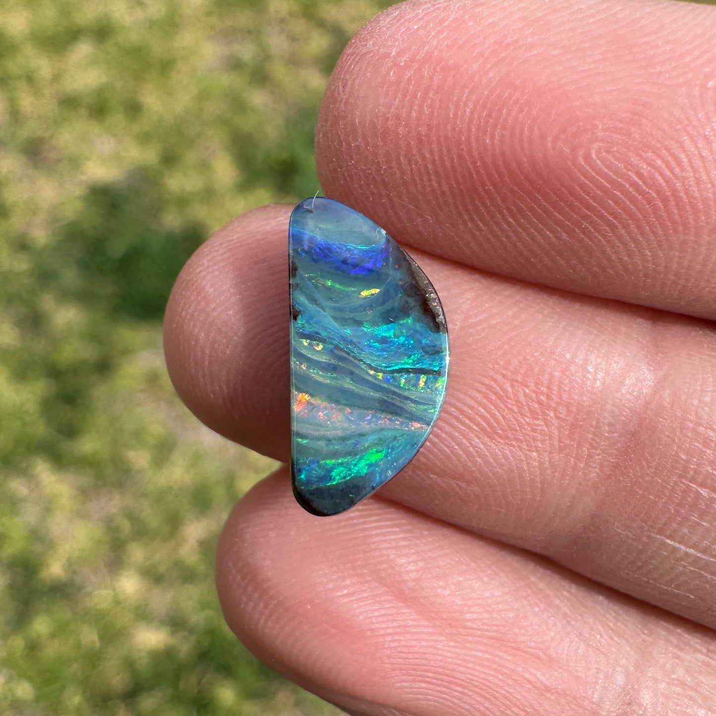 3.26 Ct stripy boulder opal