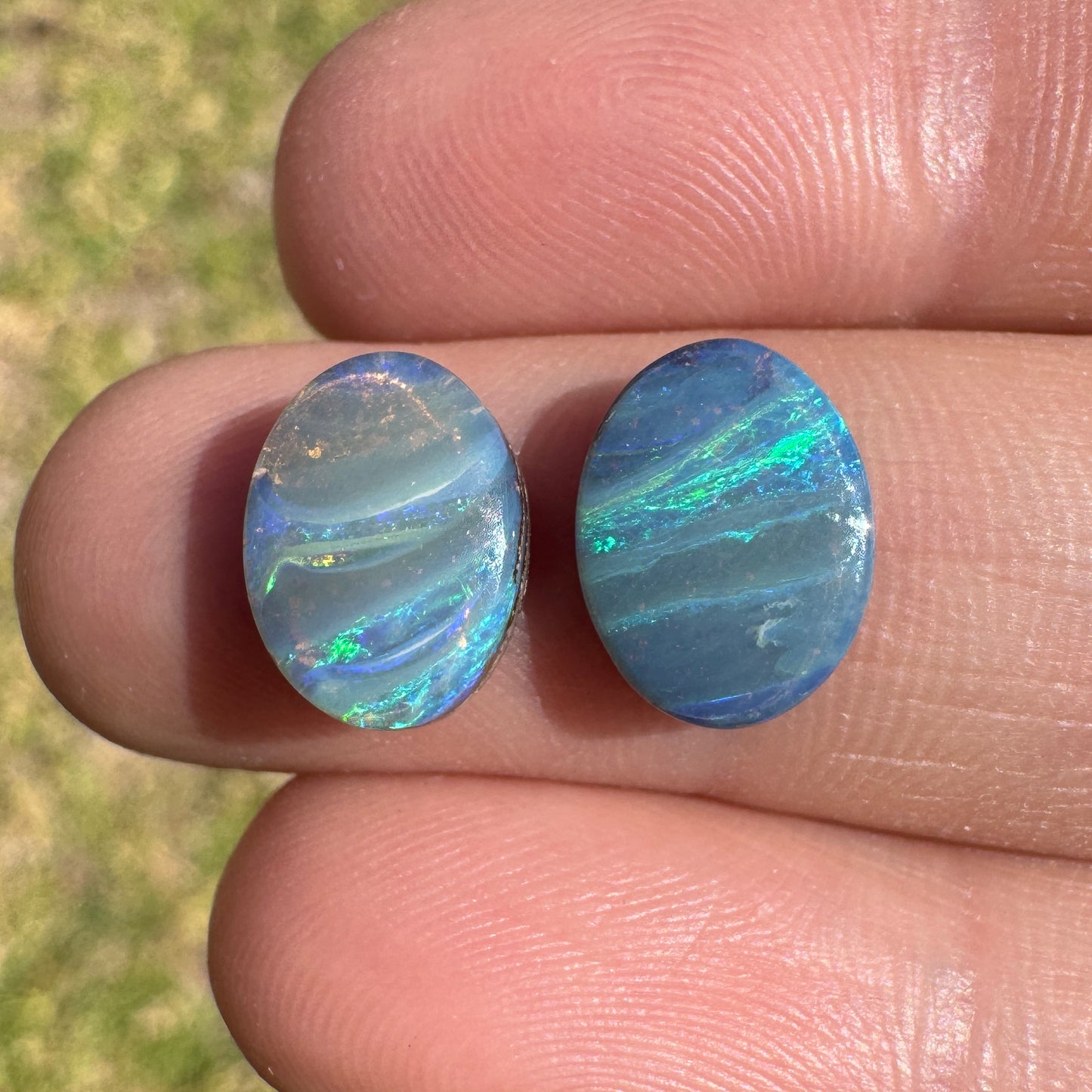 4.51 Ct green-blue boulder oval opal pair