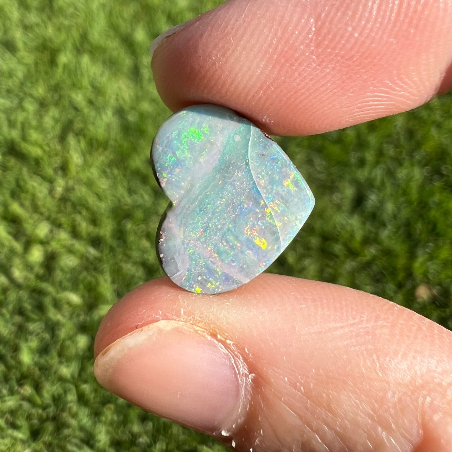 5.84 Ct  boulder opal