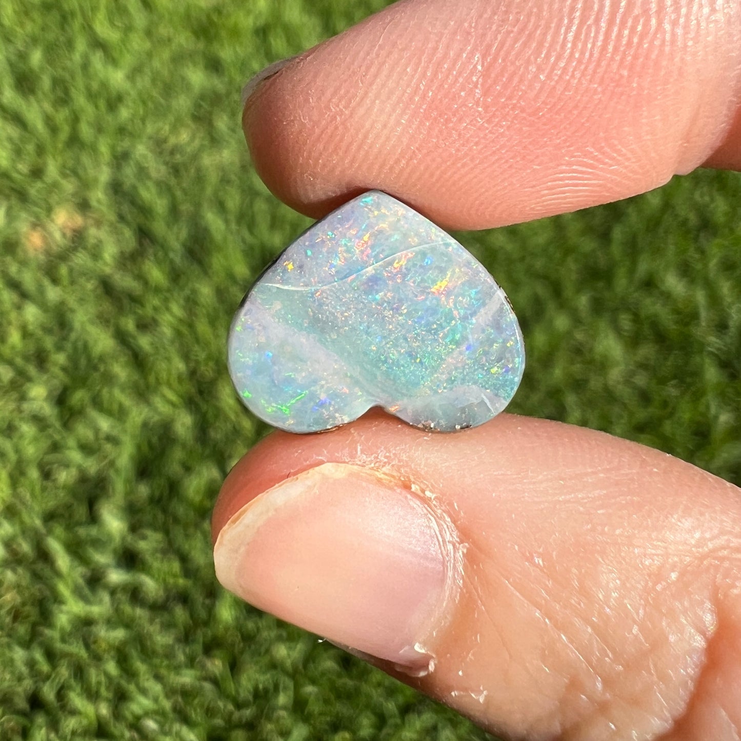 5.84 Ct  boulder opal