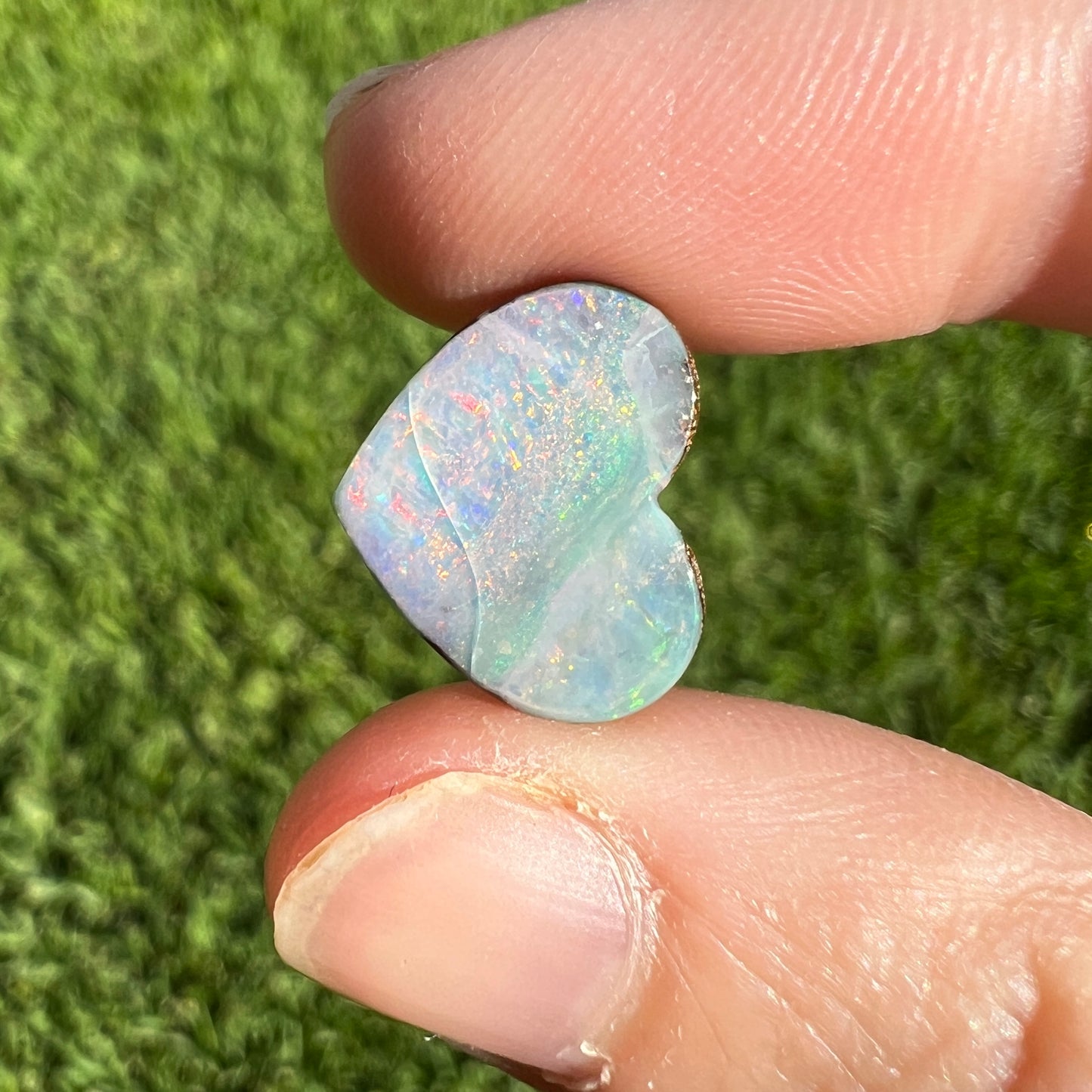 5.84 Ct  boulder opal