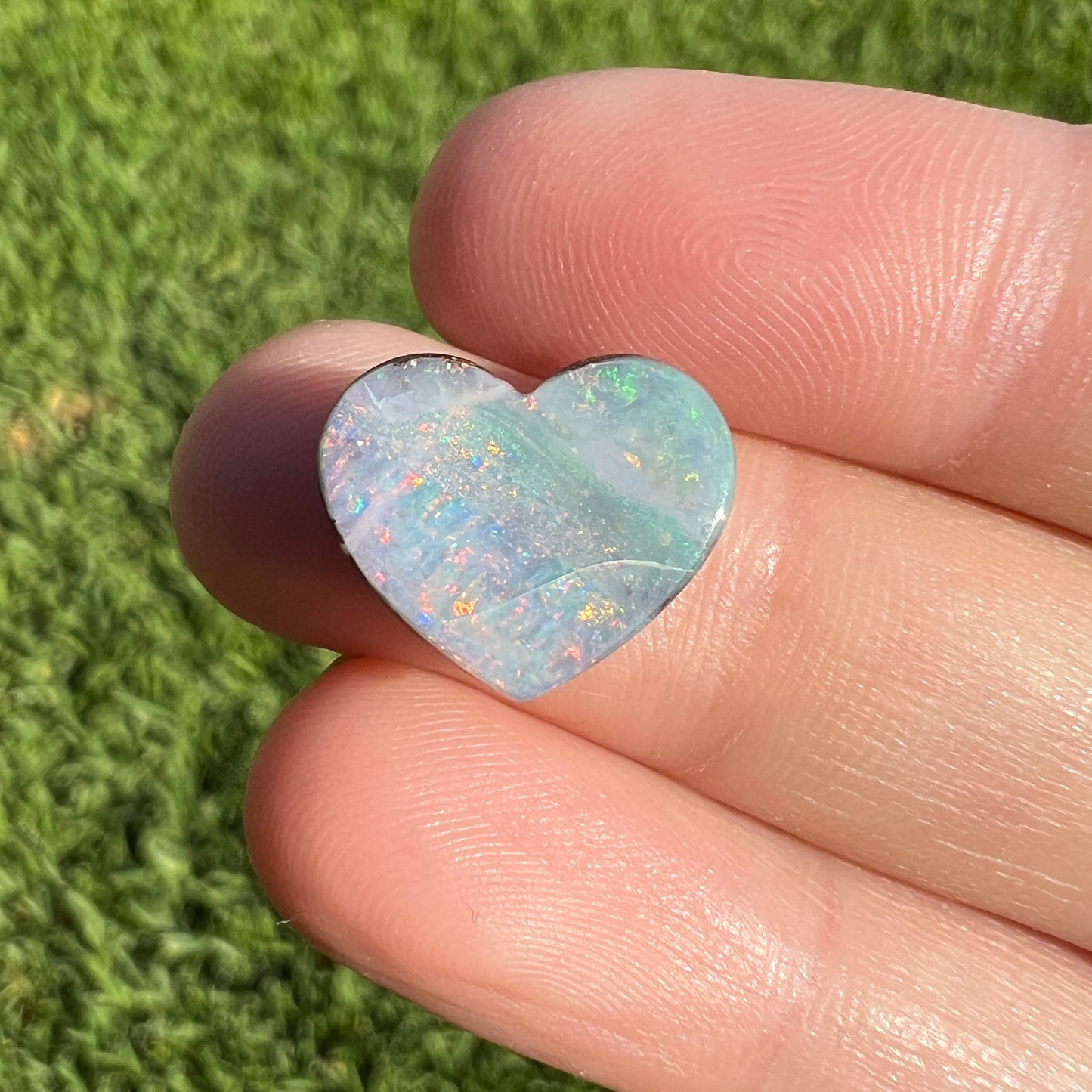 5.84 Ct  boulder opal