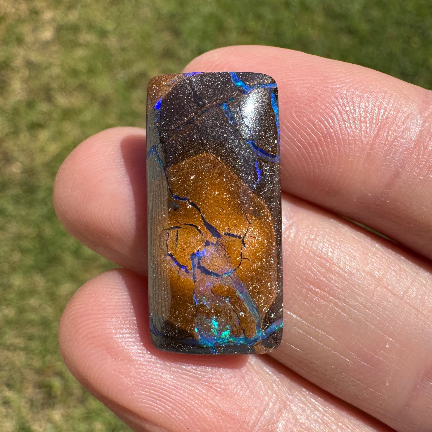 14.37 Ct purple matrix boulder opal