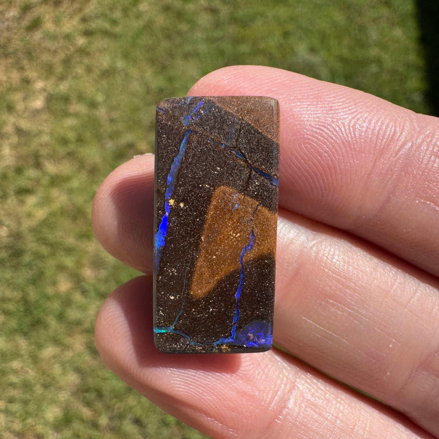 14.37 Ct purple matrix boulder opal