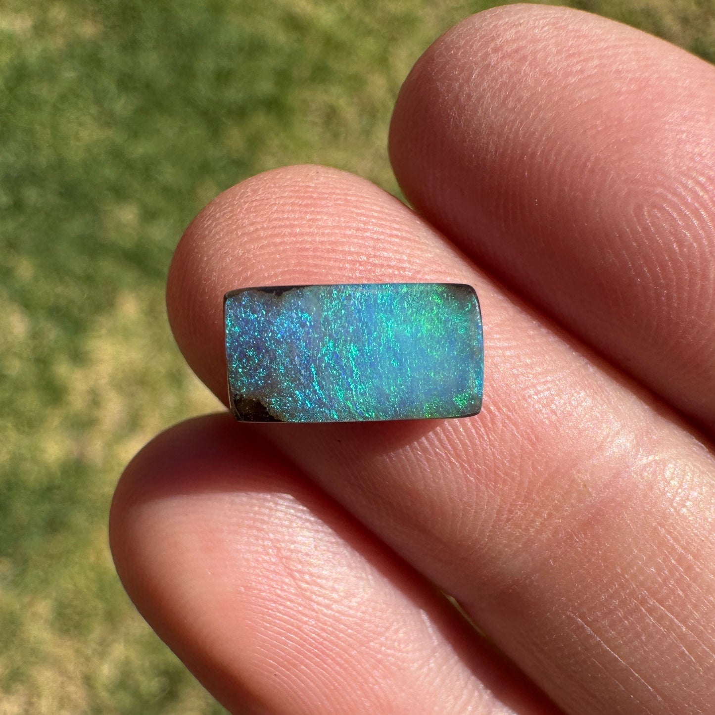 3.07 Ct small boulder opal