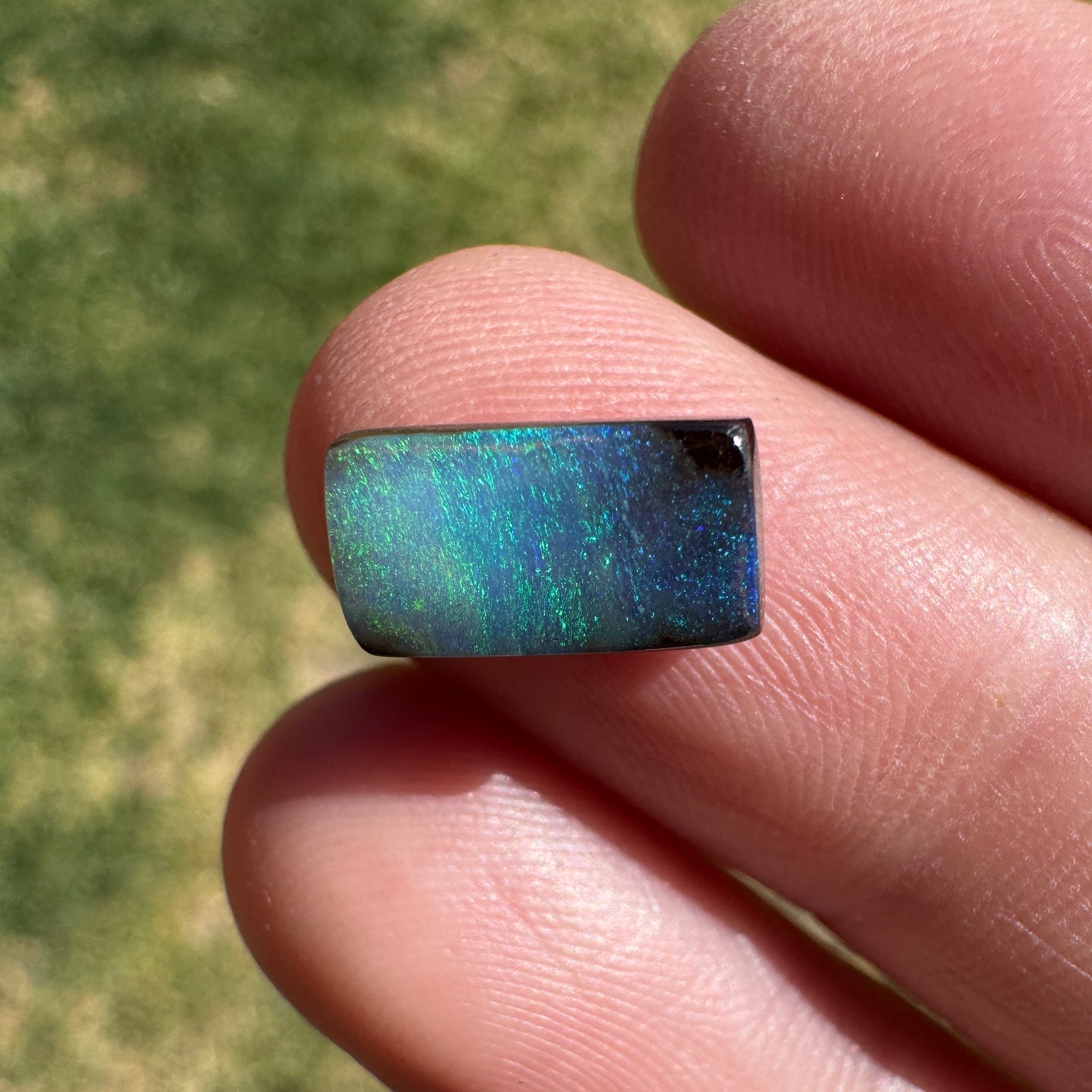 3.07 Ct small boulder opal