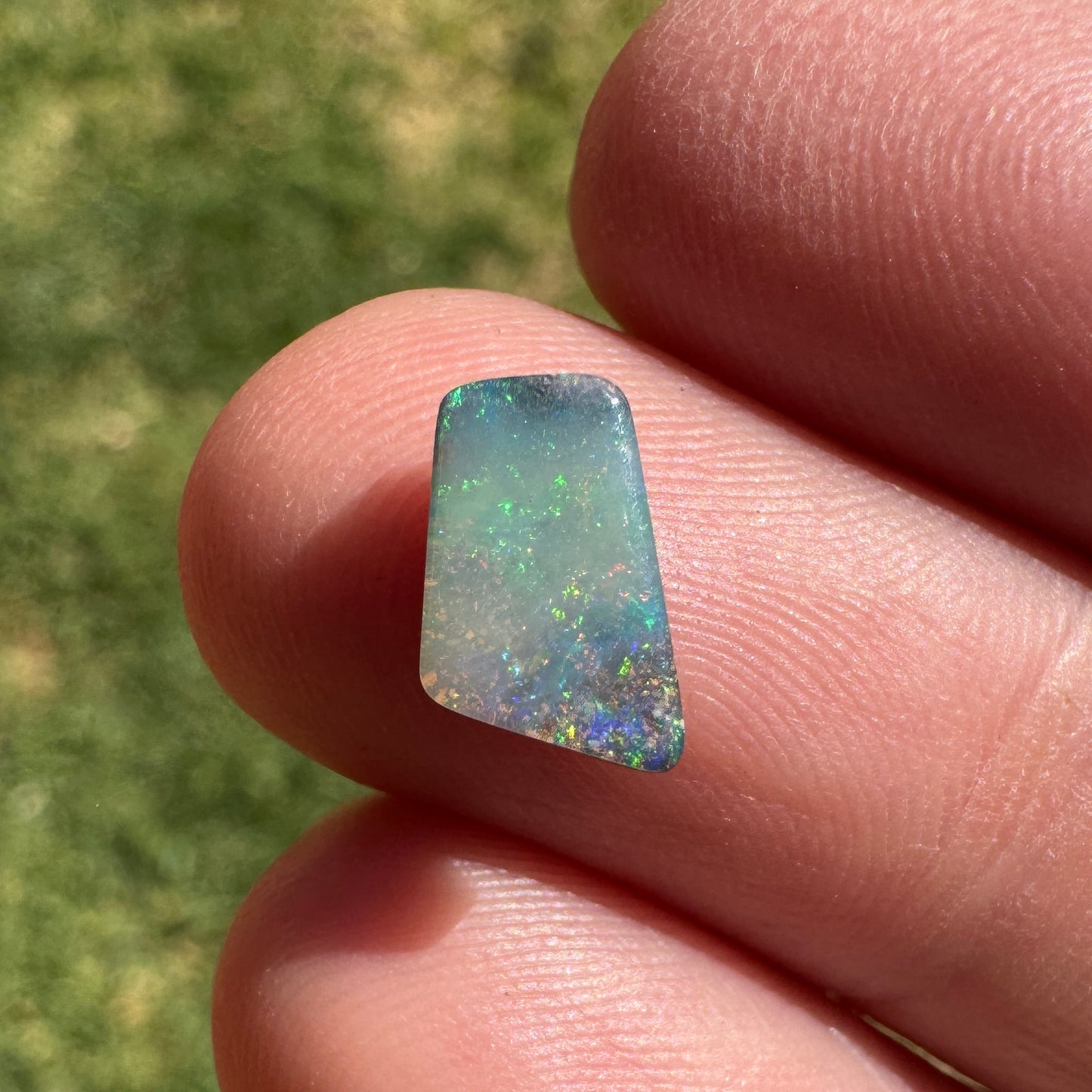 1.05 Ct small boulder opal