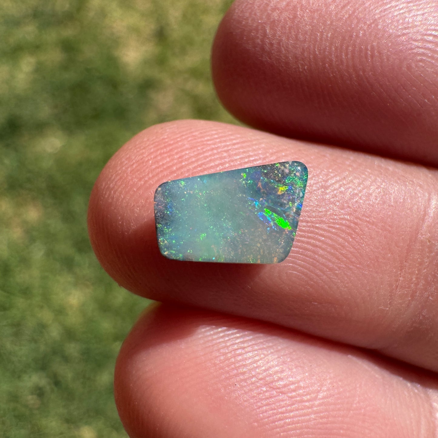 1.05 Ct small boulder opal