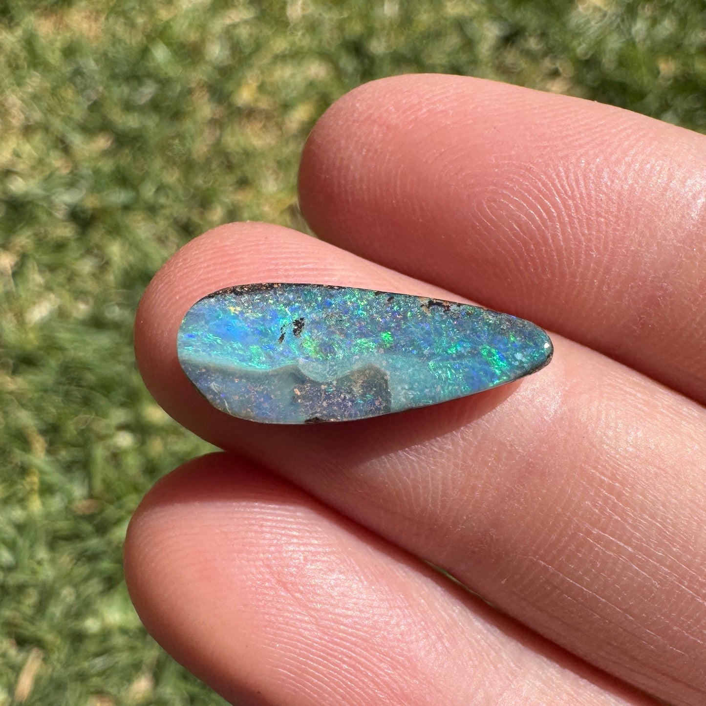 4.39 Ct green-blue boulder opal