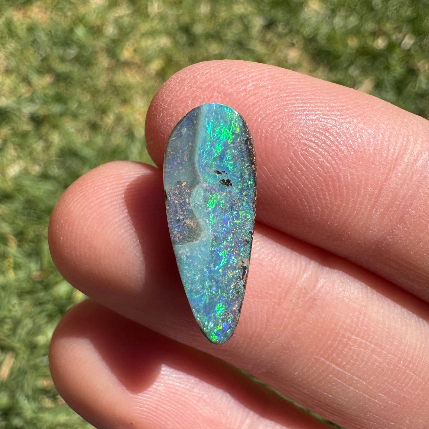 4.39 Ct green-blue boulder opal