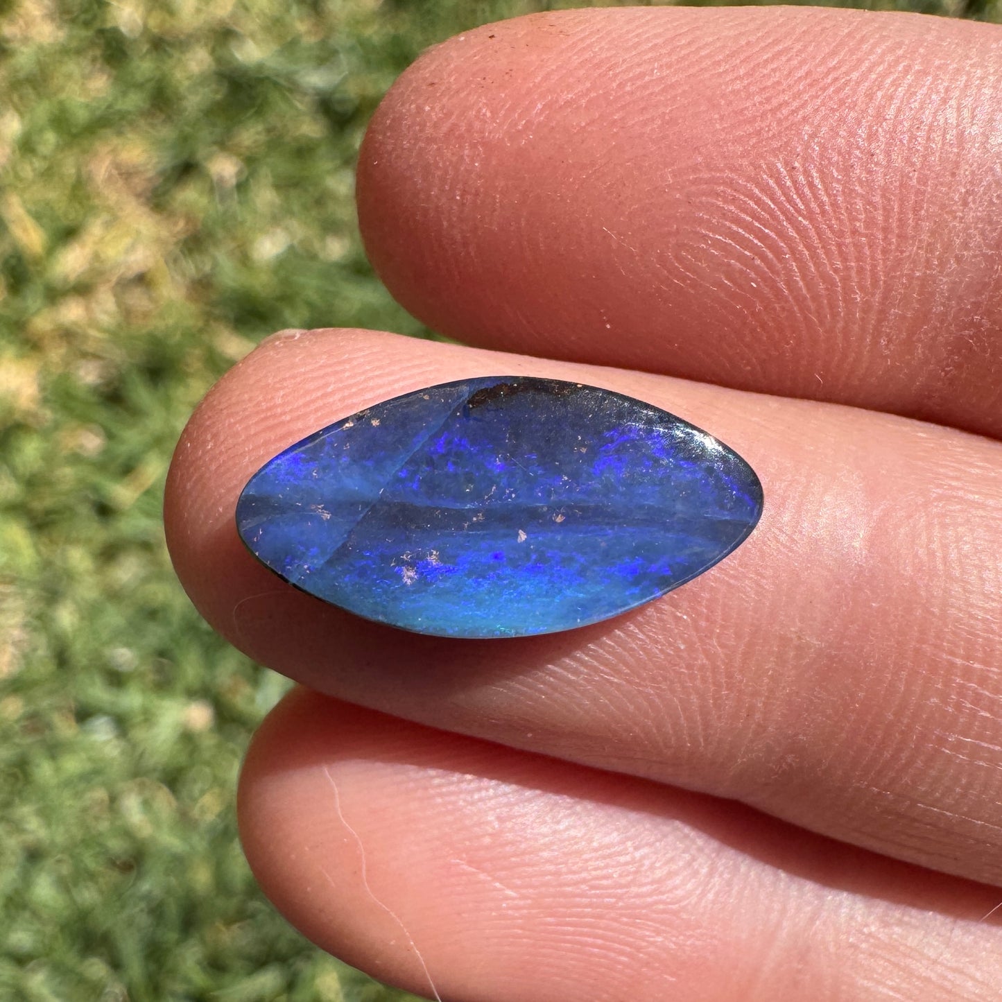 4.54 Ct purple boulder opal