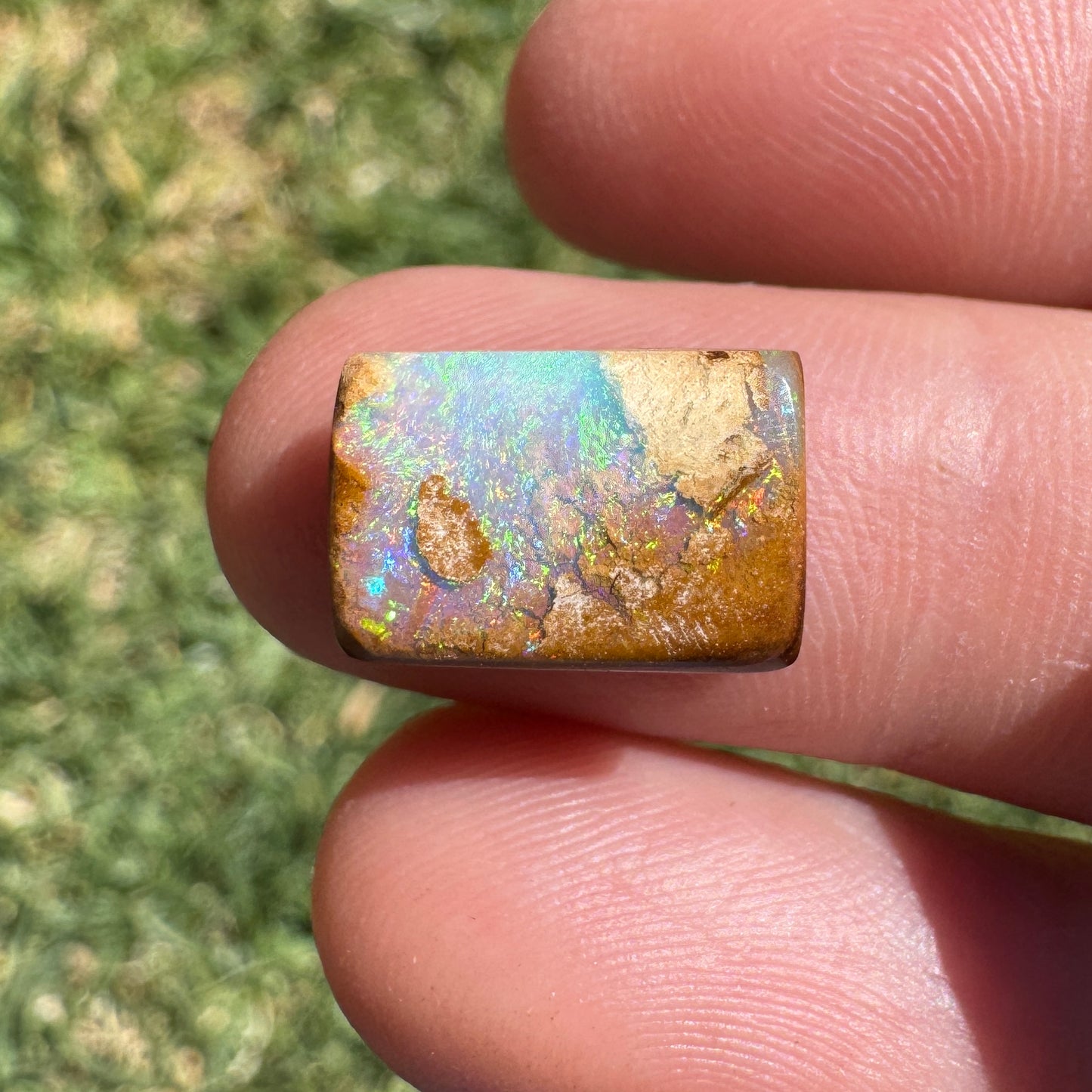6.05 Ct small boulder opal