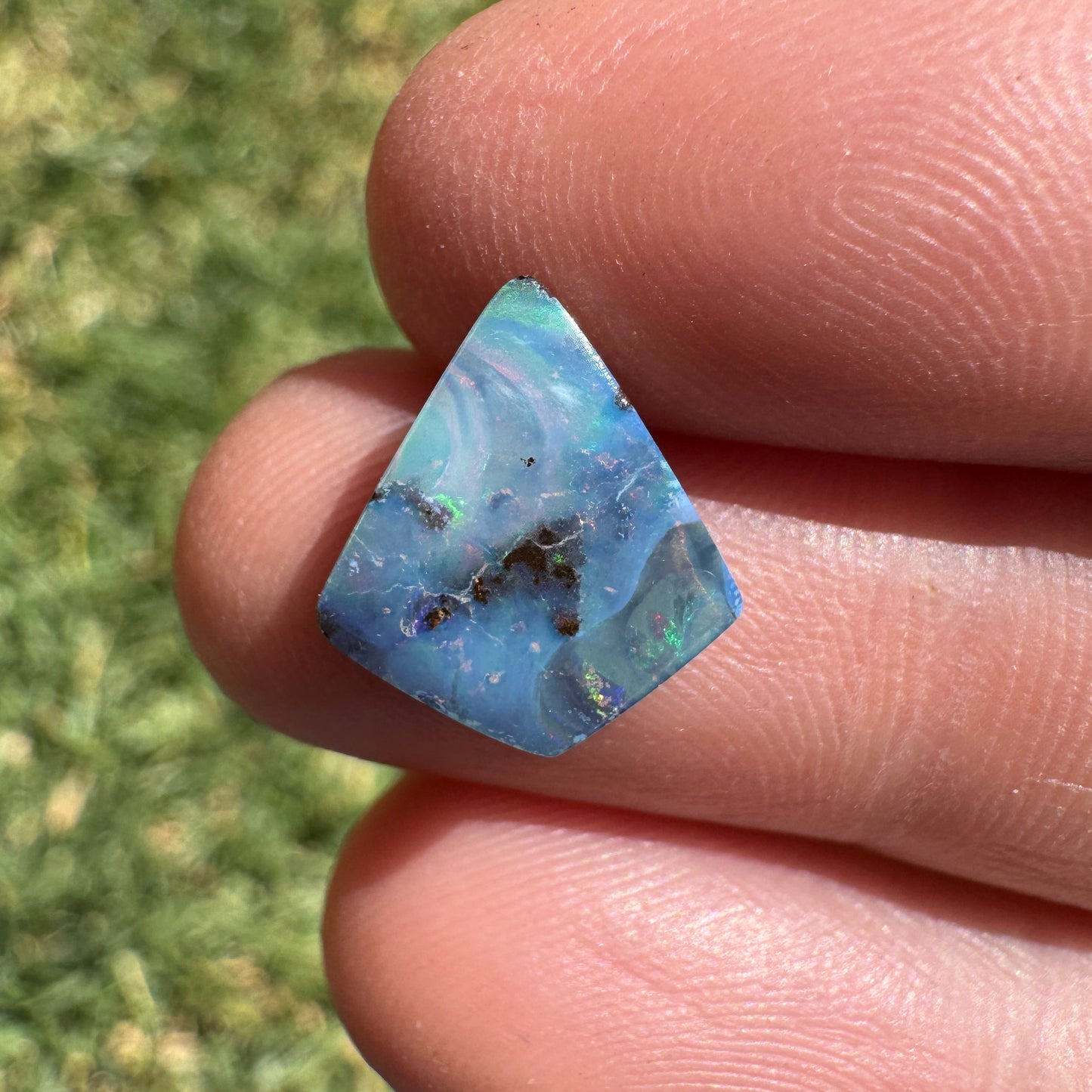 2.48 Ct small boulder opal