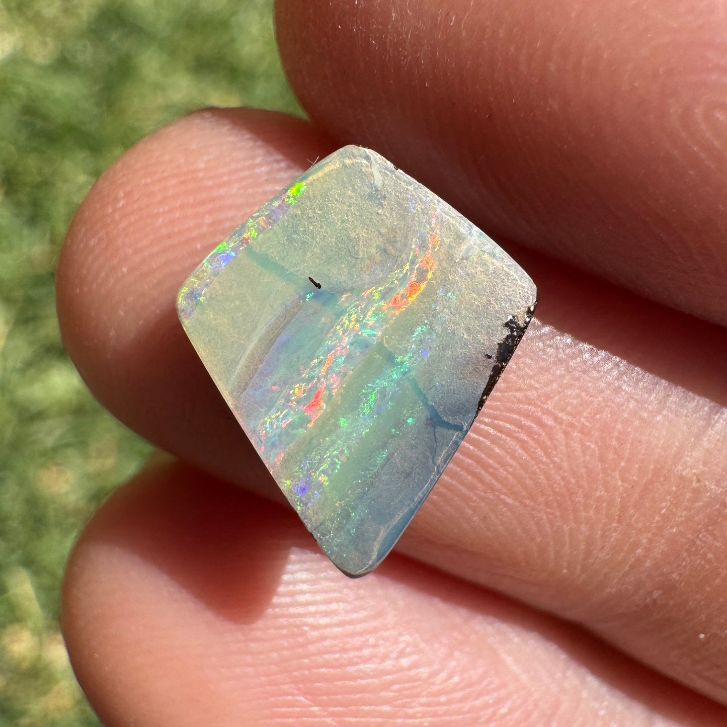 2.51 Ct small boulder opal
