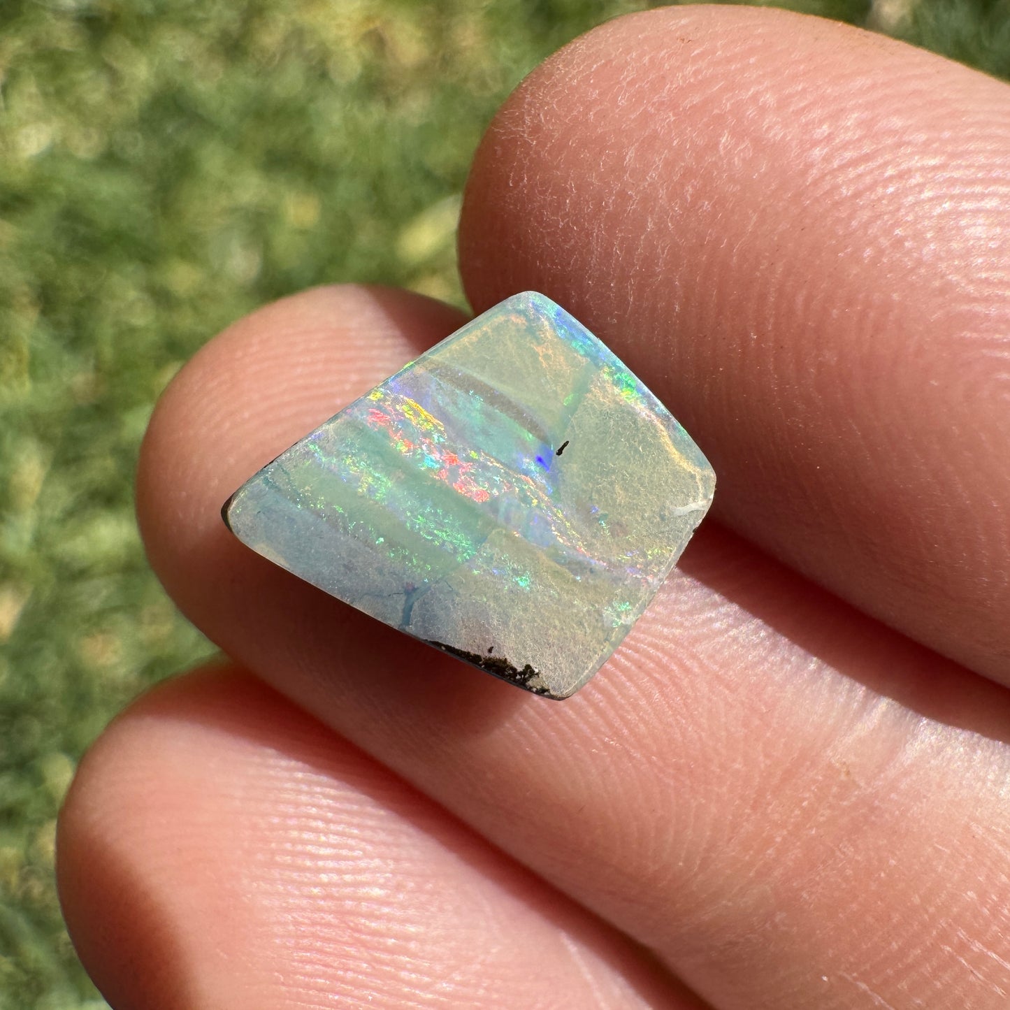2.51 Ct small boulder opal