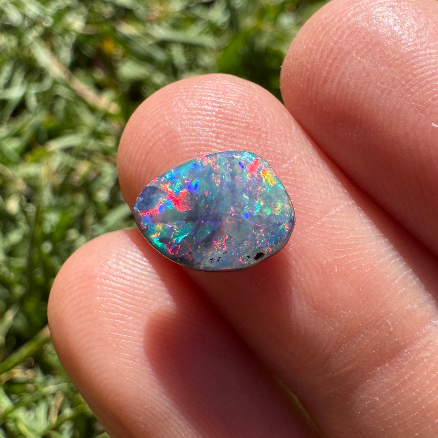 1.56 Ct rainbow gem boulder opal