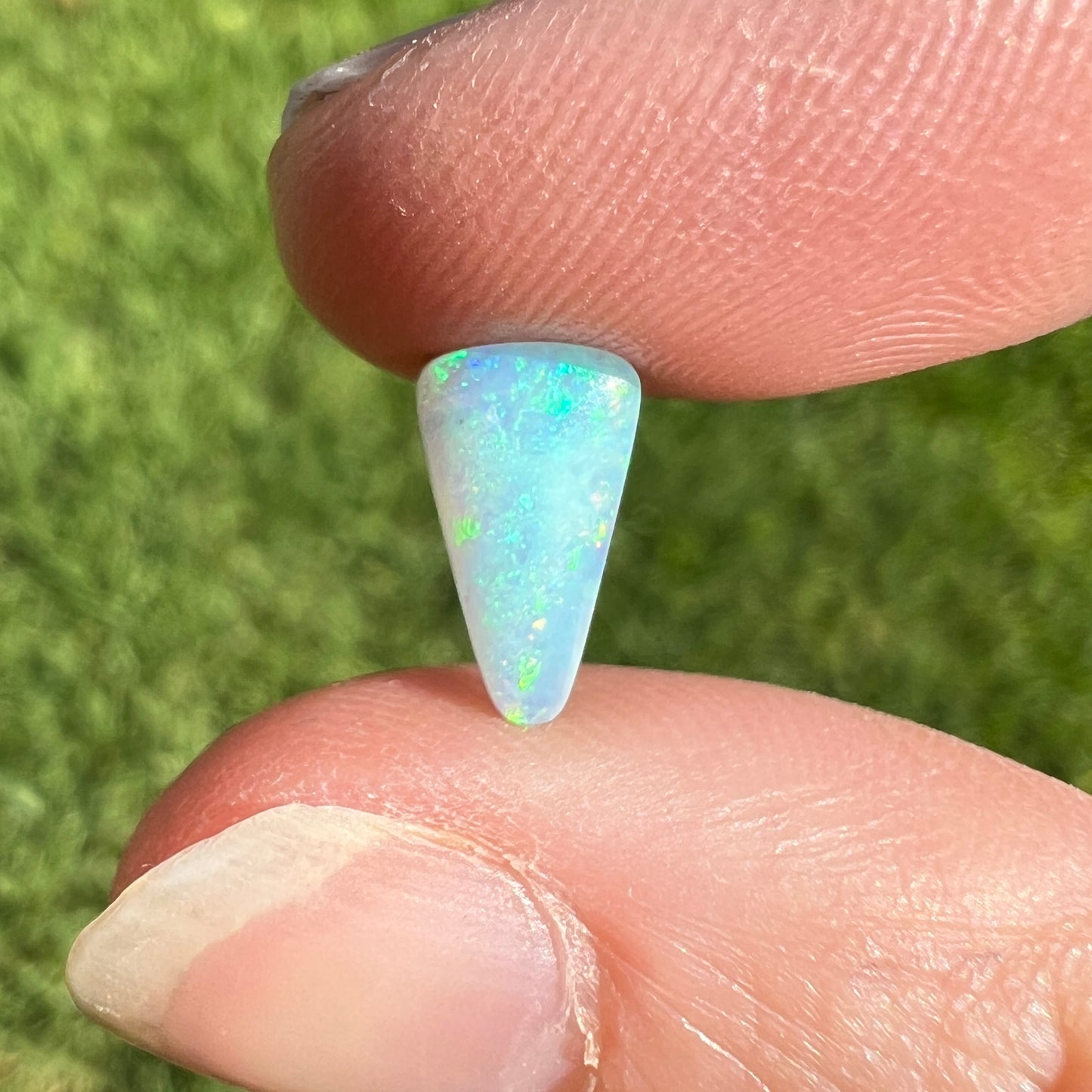 1.57 Ct small boulder opal