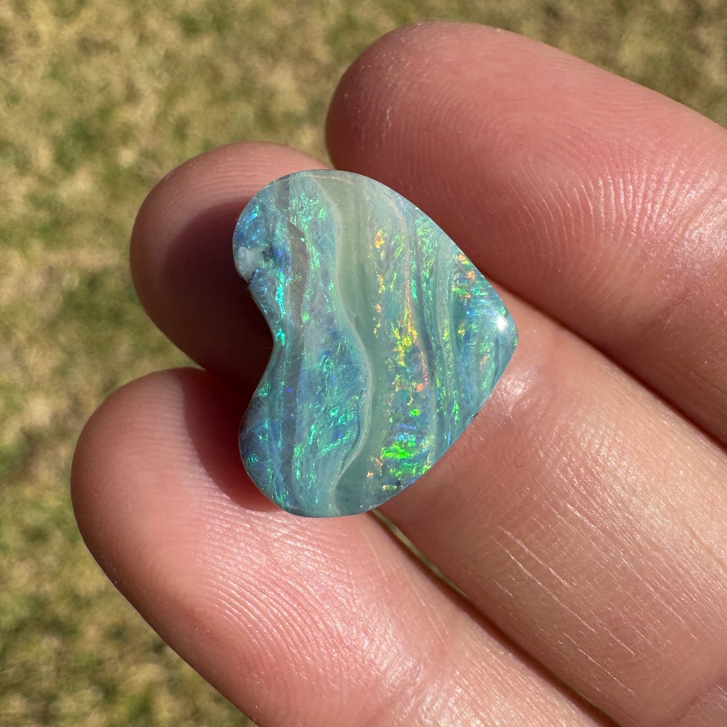 7.80 Ct wavy heart boulder opal