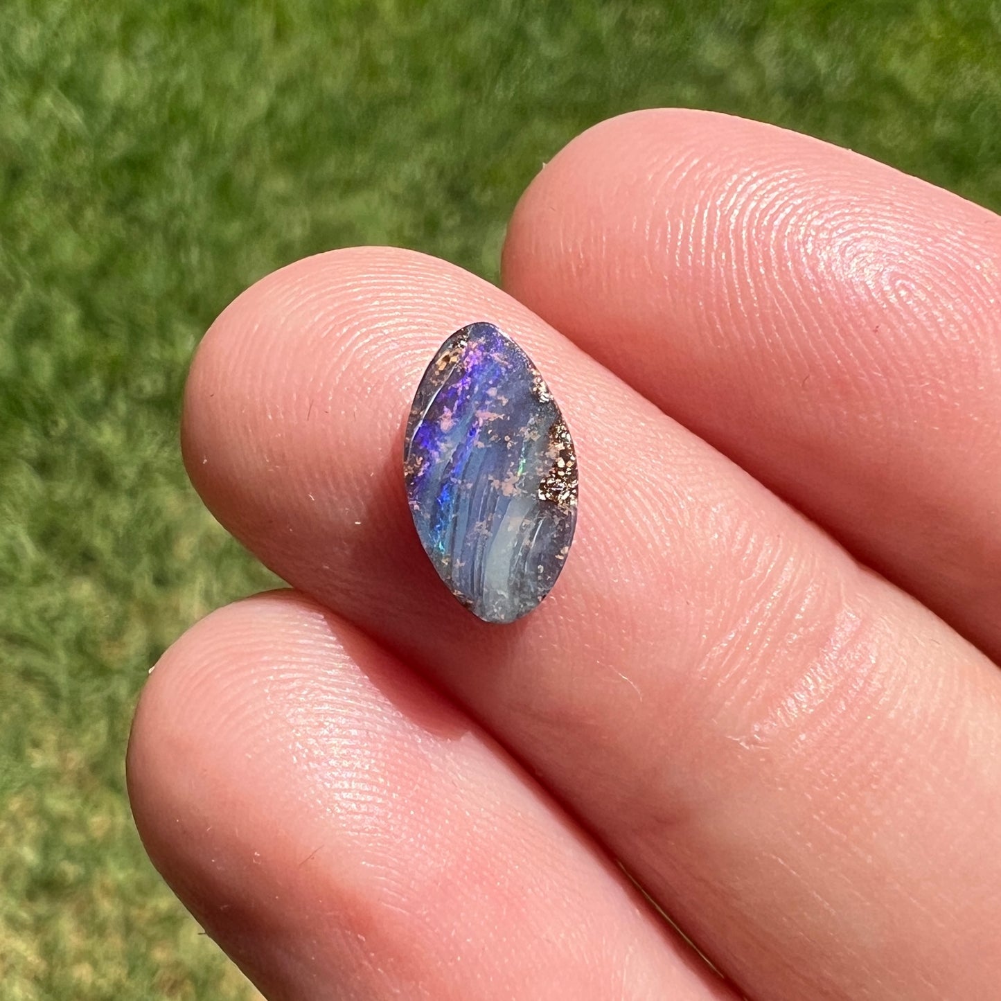 0.77 Ct extra small boulder opal