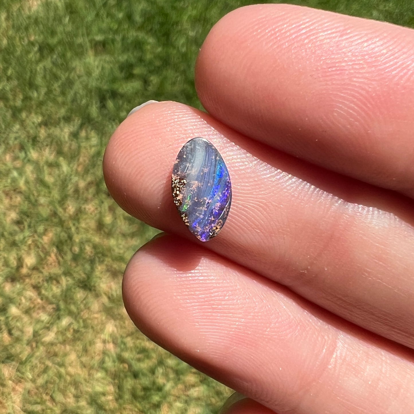 0.77 Ct extra small boulder opal