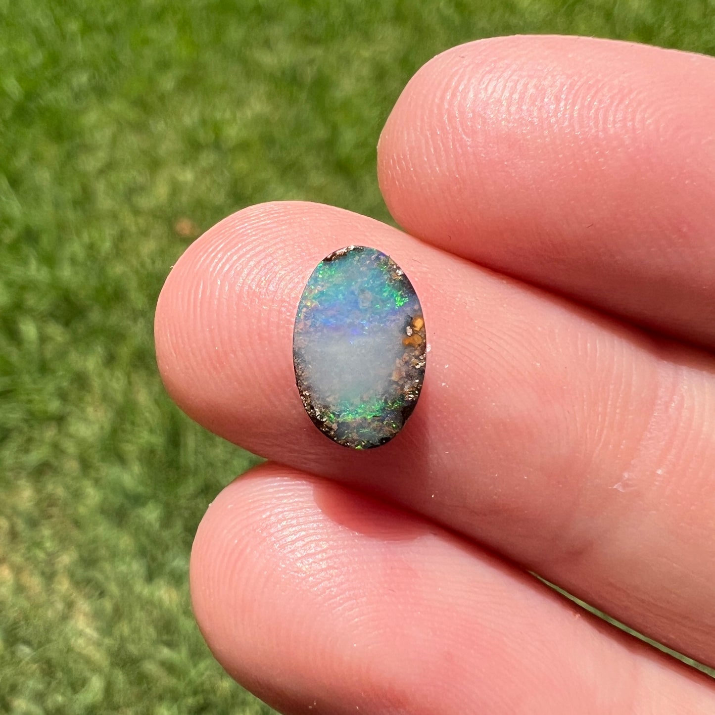 1.09 Ct extra small boulder opal