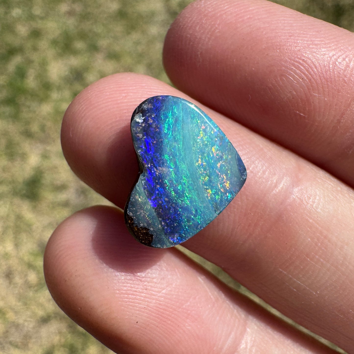 3.92 Ct blue-stripe heart boulder opal