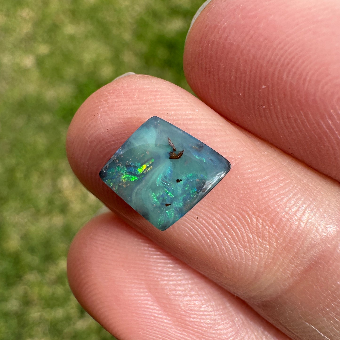0.95 Ct small boulder opal