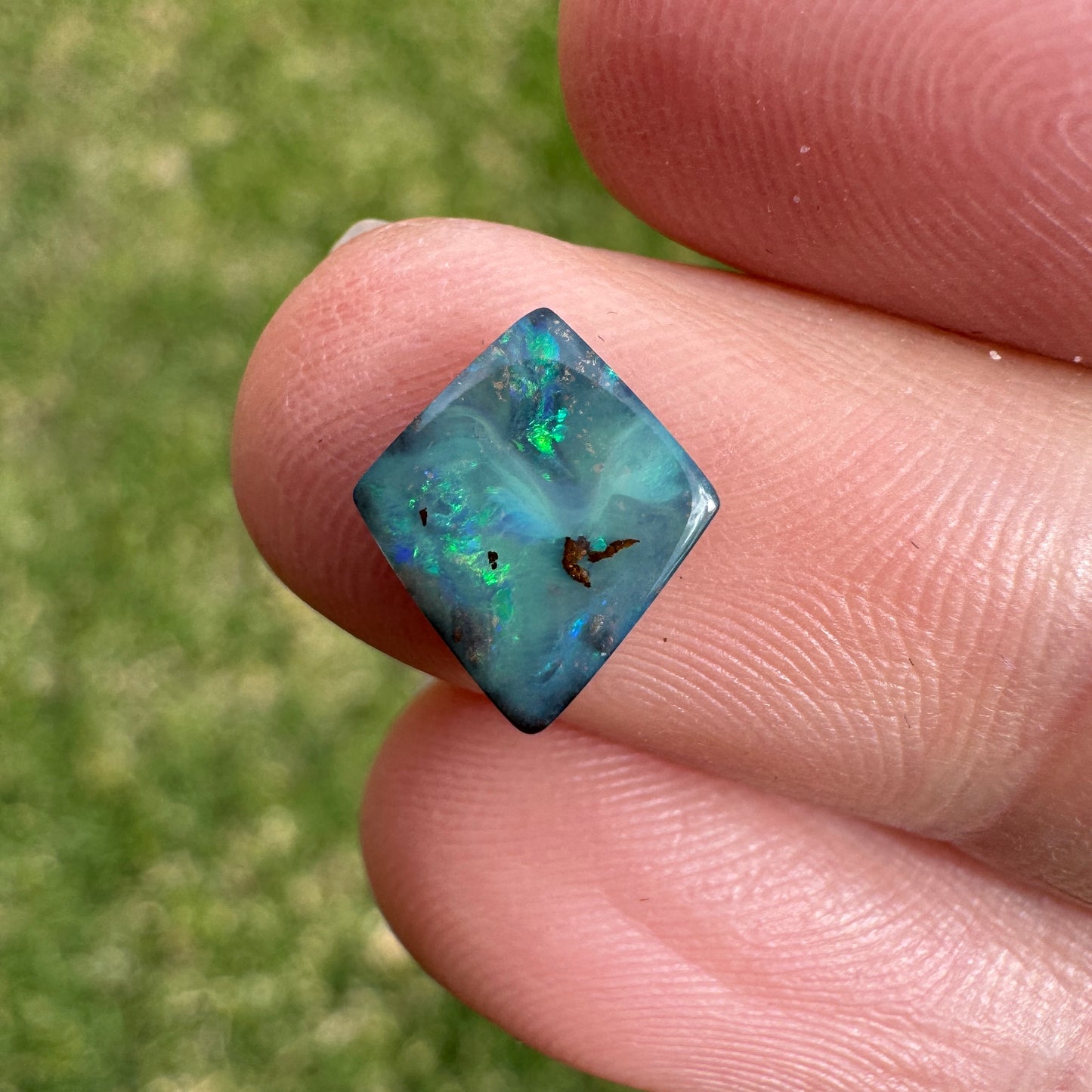 0.95 Ct small boulder opal