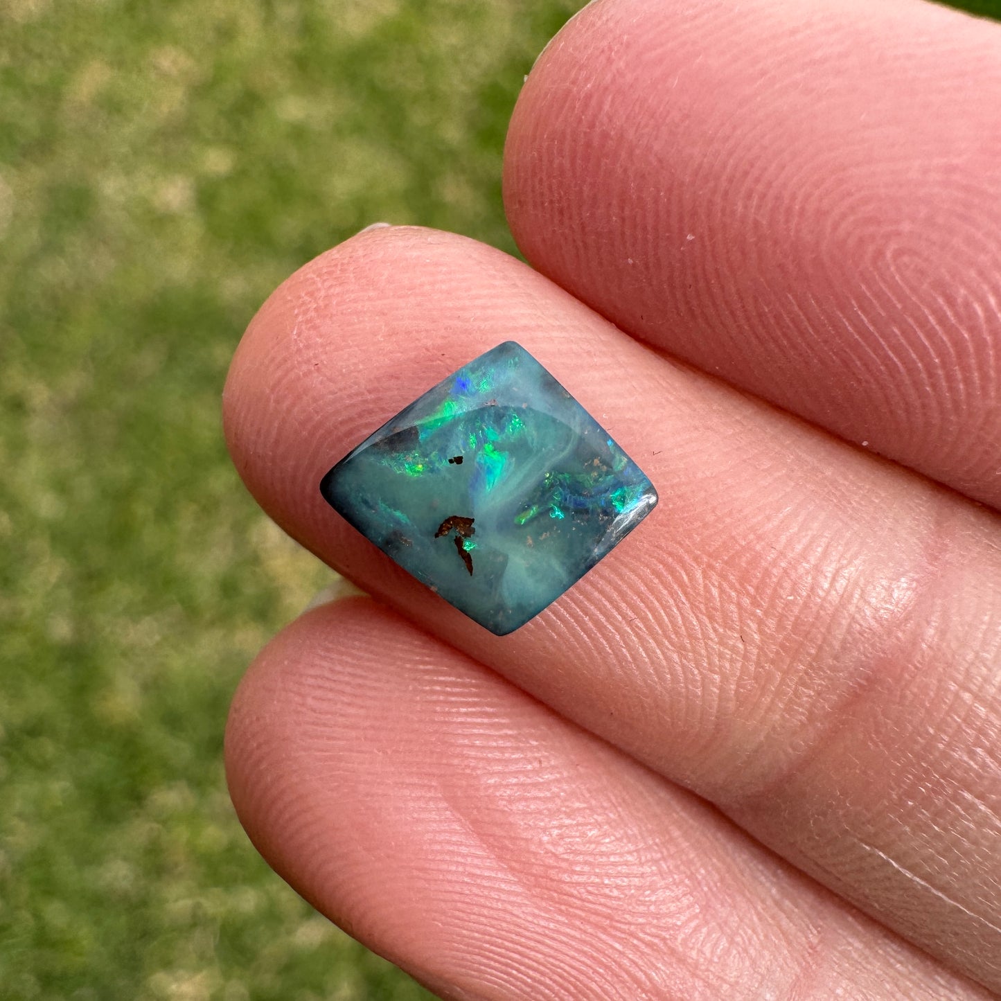 0.95 Ct small boulder opal